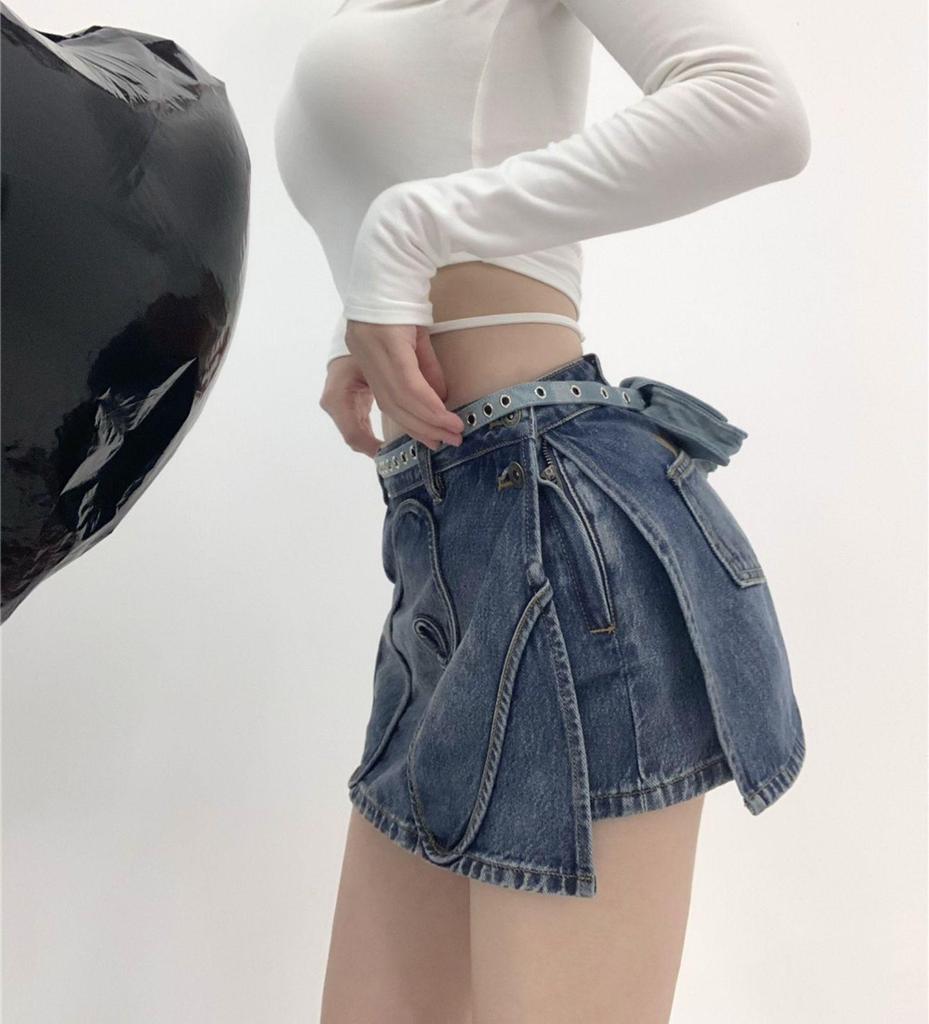 Niche Autumn Women's One-Shoulder Halter Crop Top - Long Sleeve, Slim Fit, Strappy Design