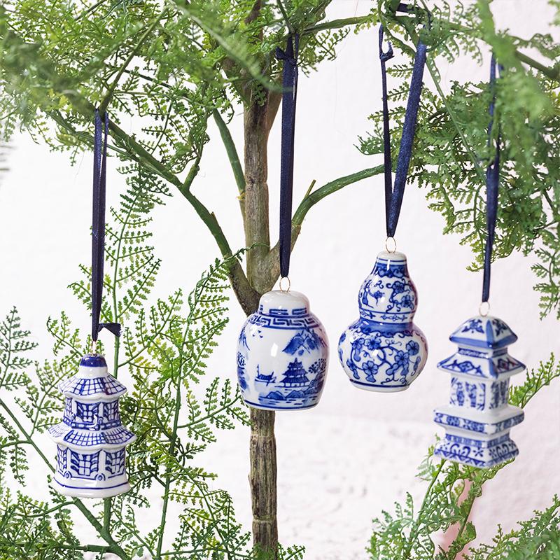 Antique Style Ceramic Hanging Ornaments Mini Blue And White Porcelain Jar Teapot Wind Chime Car Christmas Tree Decor Pendants