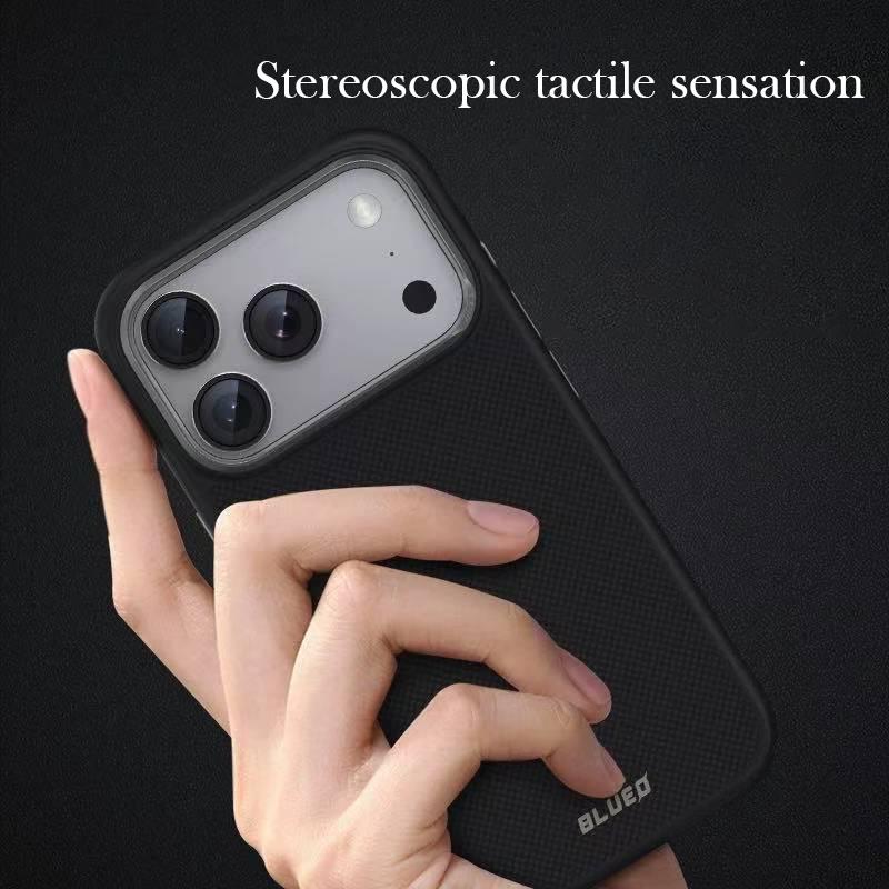 Blueo Carbon Fibre Case For iPhone 17 Pro Max Kevlar Wireless Charging Back Cover Case for iPhone 17 PRO MAX