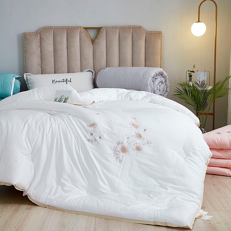 

Jinduoduo Chamomile Hibiscus Tencel Soybean Fiber Quilt