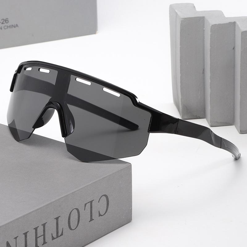 Outdoor Sports Cycling Glasses New Style Mountaineering Sunglasses Large Frame One-piece Sunglasses Anti-ultraviolet Rays 838