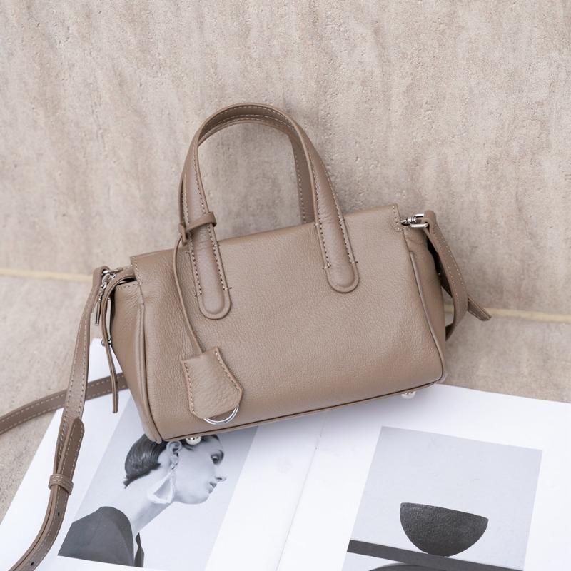 All-in-one Commuter Small Square Bag Carrying Women's Baotou Layer Cowhide Simple Crossbody Bag