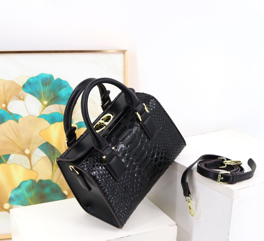 Snake Pattern Women'S Bag Portable Messenger Bag Good Goods