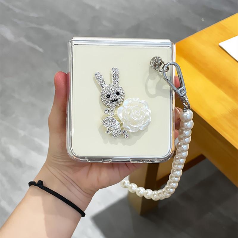 Rhinestone Rabbit Phone Cases For Samsung Galaxy Zflip 3 5g Fashion Niche Pearl Chain Cover For Galaxy Zflip Z Flip 4 Capa