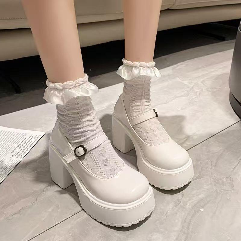 Versatile thick heel one-word buckle belt small leather shoes women's winter new thick-soled retro Mary Jane single shoes