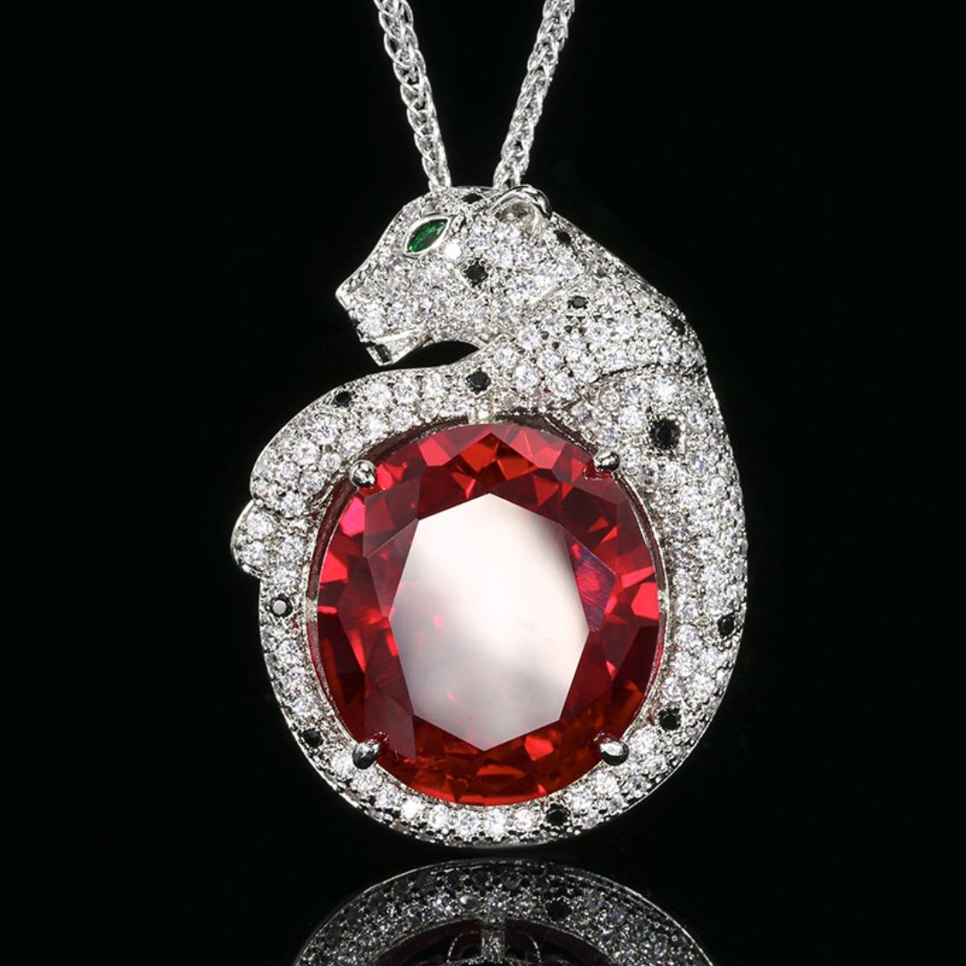 

Autumn and winter new Zhuang Shengsheng jewelry simulation blue spinel jade retro leopard pendant necklace main stone