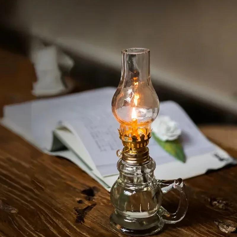 1Pcs Retro Vintage Kerosene Lamp Candlestick Ornaments Windproof Oil Lamp with Glass Cover Chamber Decorative Emergency Lighting