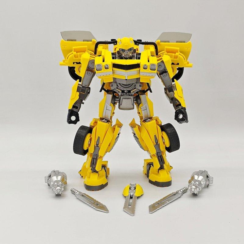 Baiwei Tw-1032 Yellow transformable car 2 In 1 Car To Robot Alloy Model Detailed Action Figures Boy Plastic Toy Desktop Ornament