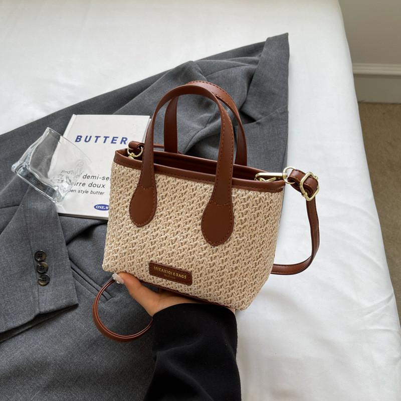 Ielgy Seaside Vacation Beach Bag Summer Trendy Messenger Bag Commuter Woven Straw Portable Bucket Bag