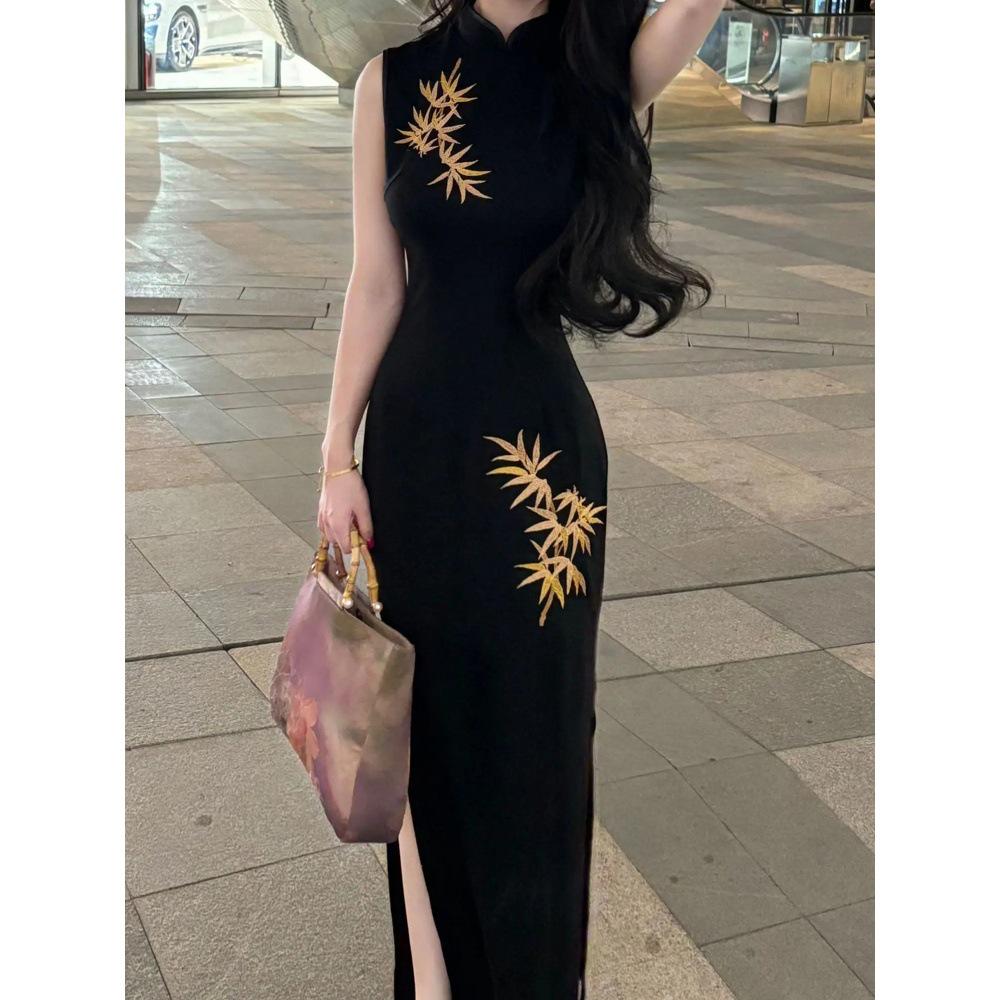 

Women s Sleeveless Slim-Fit Slit Dress: Summer Chinese National Style S (for up to 45 kg) червоний