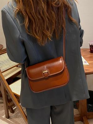 Bolsa Transversal Feminina de Couro Genuíno – Estilo 2025, Pele de Vaca, Textura de Alta Qualidade, Grande Capacidade, Pequena Quadrada, Ombro Único para o Dia a Dia.