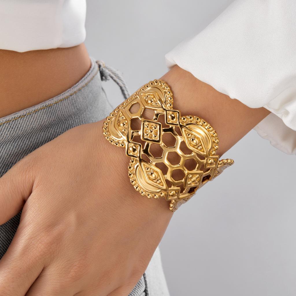 Creative Flower Stainless Steel Bangle Gold Color Waterproof Fashion Luxury Delicate Personality Jewelry Party Bracelet Gift