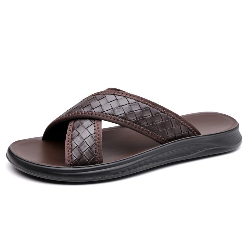 

Slippers men s casual summer soft bottom 2025 non-slip new fashion beach trend European word 38