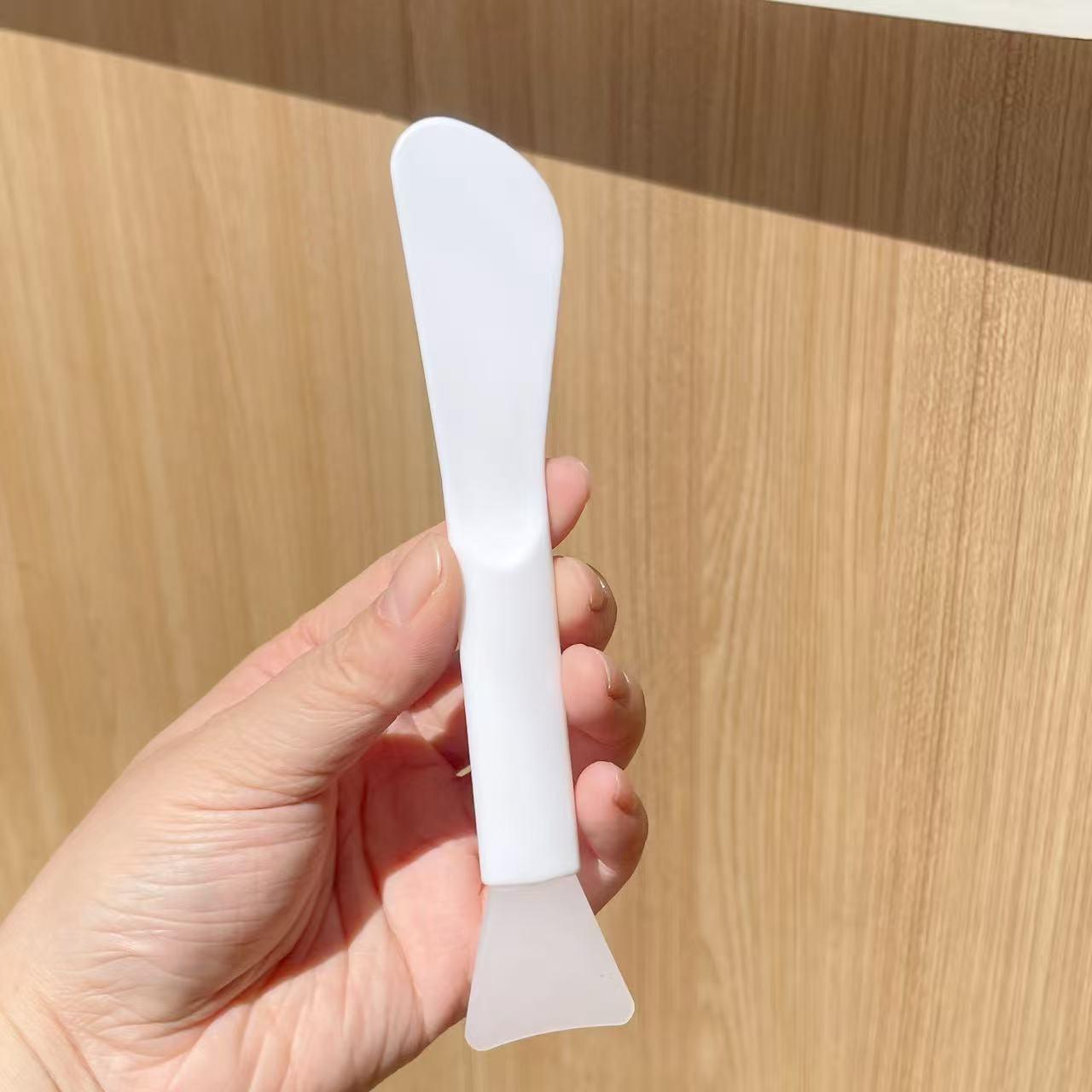 

Двусторонний силиконовый инструмент для масок для лица