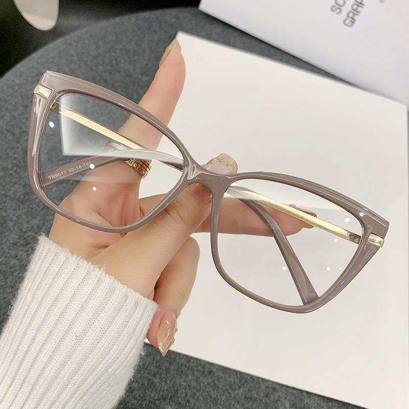 Fashion  Anti-blue Light Glasses Cat Eye Trendy  Luxury Sunglasses Female Vintage Lens Plain Eyewear UV400