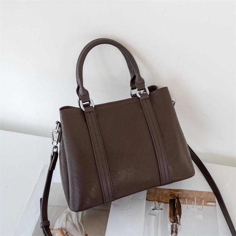 

2026 New Oilwax Cow Leather Tote Bag Large Women Genuine Leather Handbag Fashi Ladies Shoulder or Crossbody Bags