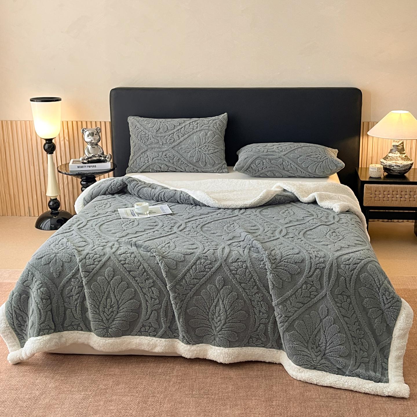 

Jacquard Taffeta Double Layer Blanket Autumn Winter Thickened Warm Bed Blanket and Pillow Cases Double-sided Plush Throw Blanket 1.0x1.5m Kid Size темно-серого