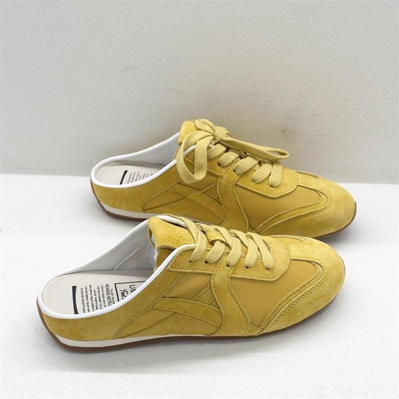 Niche matte half slippers women's 2025 new autumn and summer retro flat bottom one-pedal outer wear heel-free board shoes tide