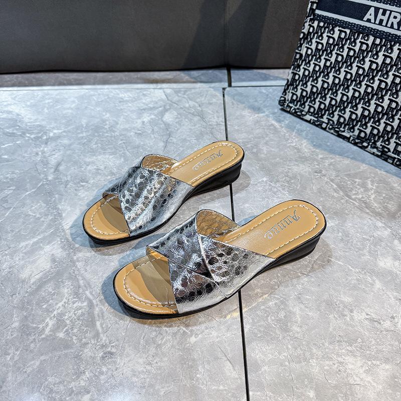 

Sequined cross-strapped cool slippers summer new outer wear flat-soled maternity shoes casual vacation beach cool slippers women 41 серебряный