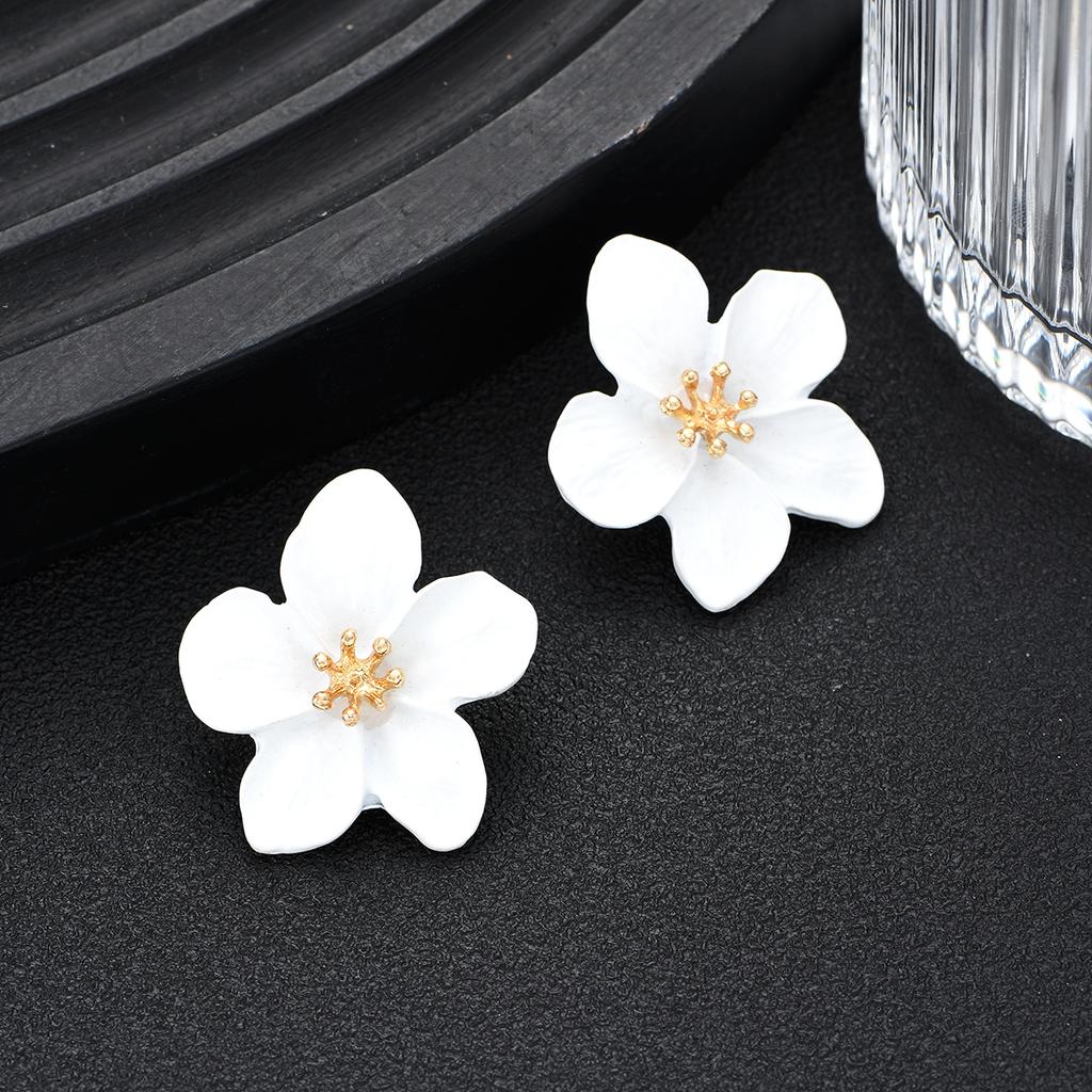 Women's Sweet Enamel White Color Flower Earrings Vintage Elegant Korean Piercing Earring Set Fashion Aesthetic Party Jewelry New