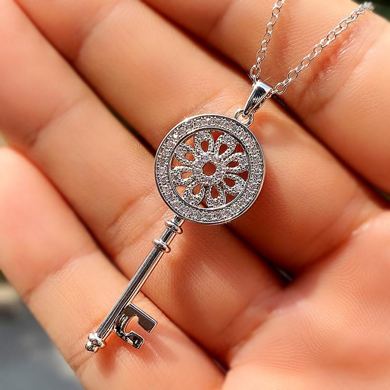 New Silver Color/Rose Gold Color Key Necklace for Women Dazzling Crystal CZ Stone Korean Fashion Versatile Female Jewelry
