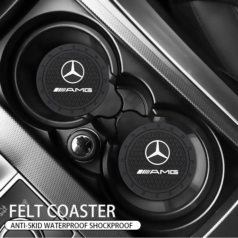2025 Heiß 2 Stück Auto-Getränkeuntersetzer PVC-Logo Wasserbecher-Pad Anti-Rutsch-Matte für Mercedes Benz AMG GLE GLS CLS GLC CLA GLA GLK ML C197 R231 W1