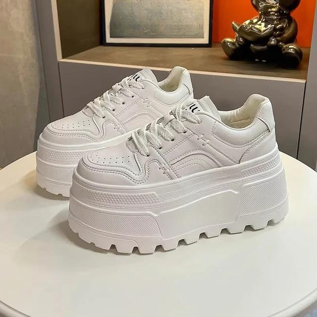 Women's Shoes 2025 Spring New Thick Soled Height Increasing Casual Sports Shoes Fashionable Lace Up Anti Slip Casual Board Shoes