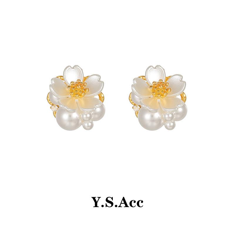 Flower Earrings Design Light Luxury High-End Stud Earrings Temperament Versatile Ear Jewelry
