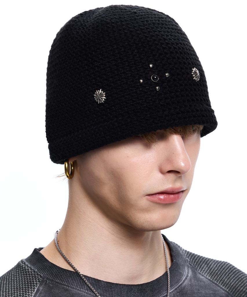 Aleseueseussi Sunburst Rivet Knit Beanie - Black