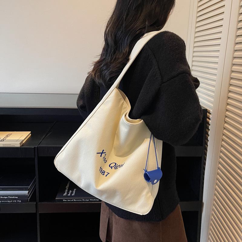 2025 fashion trend large-capacity bag autumn and winter new shoulder bag casual personality women's trend tote bag