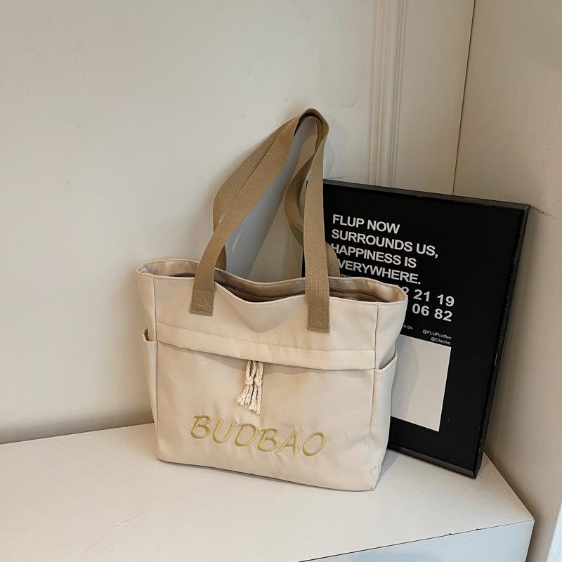 Women's Niche Design Casual Shoulder Bag 2025 Spring Foreign Style Fashion Personality Large Capacity Portable Tote Bag