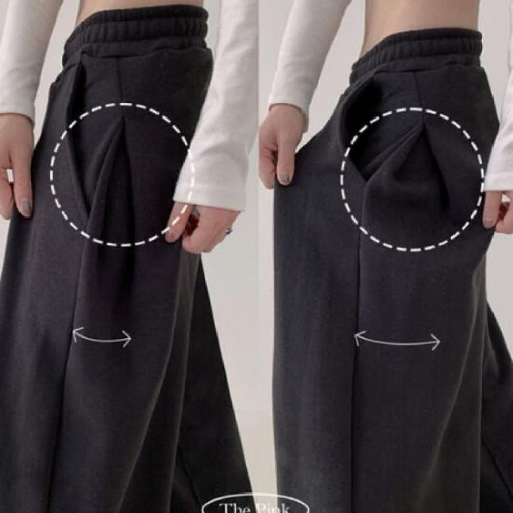 The Pink Bulb Banding Front Pintuck Fleece Training Pants