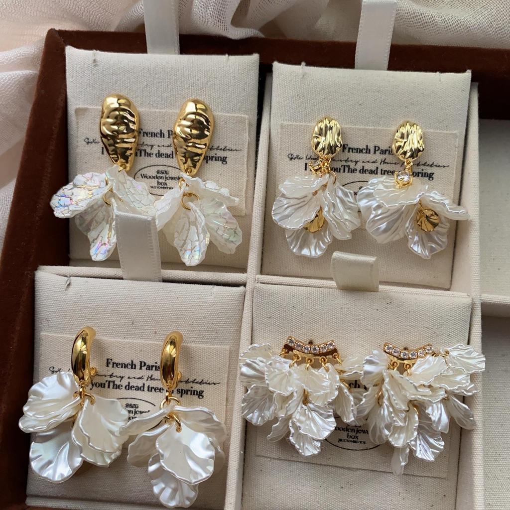 20 Flower Earrings French Earrings Women'S Light Luxury Temperament High Sense Niche Unique Design Stud Earrings