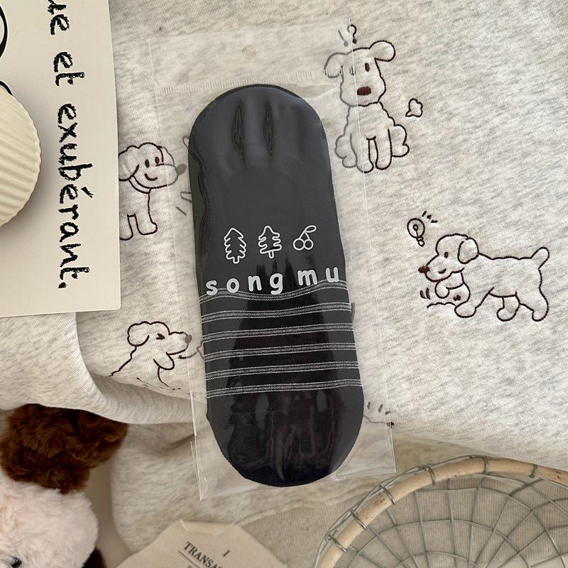 

Spring and Summer Thin, Color-blocking, Fine Striped Cartoon Invisible Boat Socks That Don t Fall Off, Short Socks for Women 1 pair
