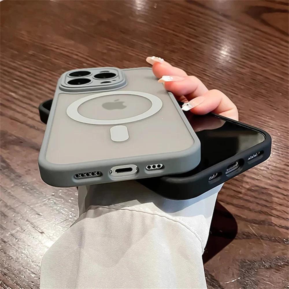 Coque blindée antichoc translucide mate pour iPhone 16 15 14 13 12 11 Pro Max Plus 12 mini Housse de charge sans fil Magsafe magnétique