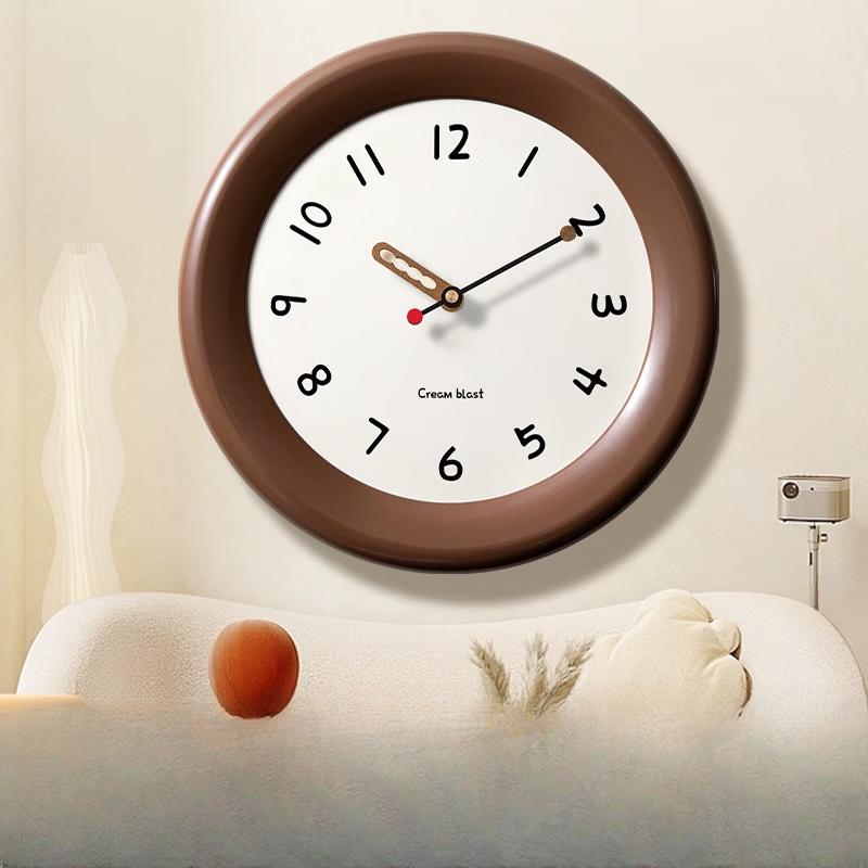 Handon Cream Style Round Wall Clock