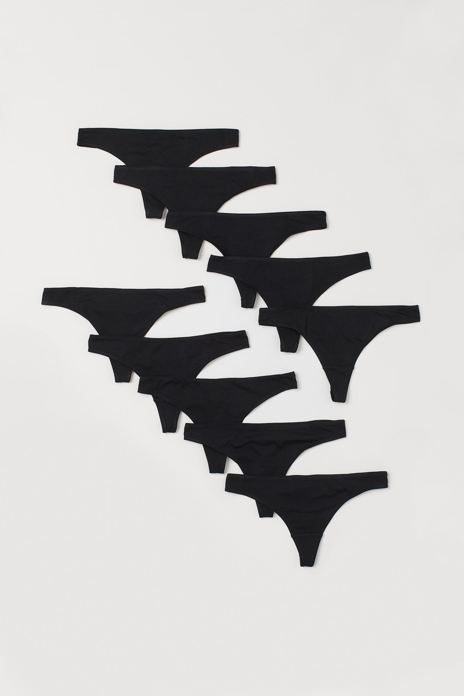 

10 трусов-стрингов