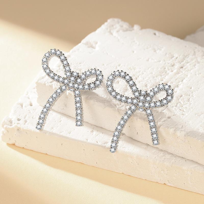 

2026 Summer New Exquisite Fashion Light Luxury Micro-inlaid Zircon Bow Earrings S925 Silver Needle Atmosphere Senior Stud Earrings Women