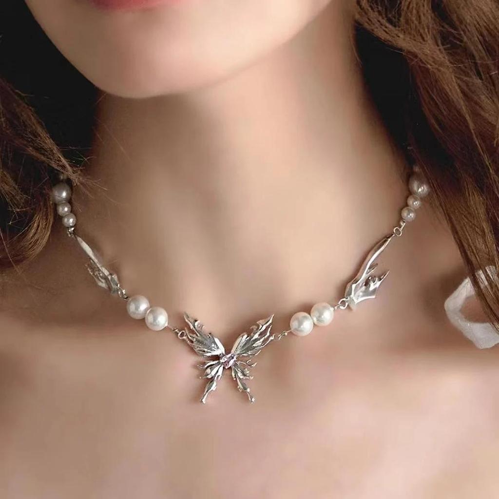New Butterfly Wings Pearl Necklaces Women Personality Simple Temperament Hundred Match Necklace Party Jewelry Gift Necklaces