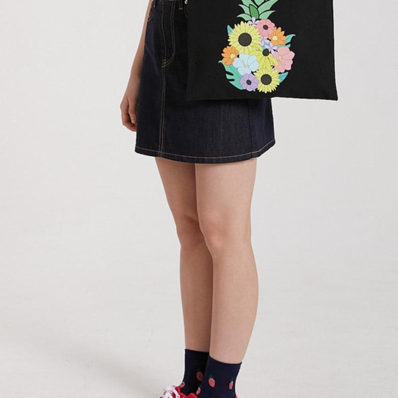 

PINK PINEAPPLE PINEAPPLE SOCKS_NAVY FREE