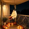 Ornements Arbre Fantôme Illuminé Halloween Volant avec Balai de Sorcière, Grande Décoration Suspendue Lumineuse Chapeau de Jardin Durable pour Pelouse Patio Porche Cour Arrière