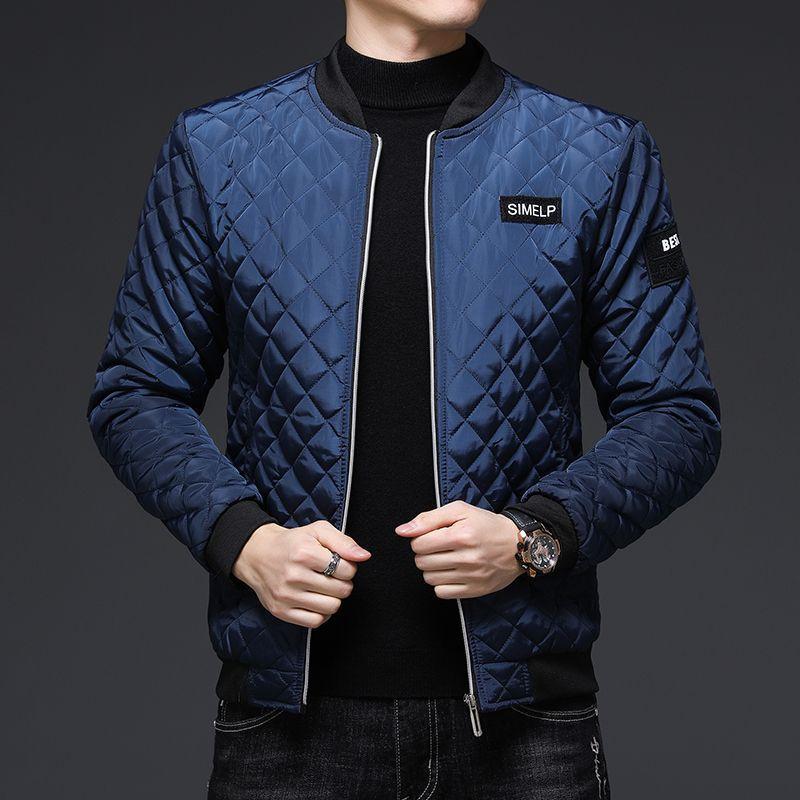 Gepolsterte Herren Herbst- und Winter-Wattierte Kleidung Koreanische Version Jugend Dünne Baseballkleidung Kurze Wattierte Jacken und Jacken