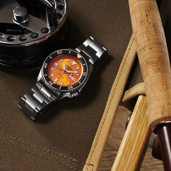 Seiko Men's SBSA009 (5SPORTS SKX Sports Style Mechanical Men's Metal Band) Round Watch Silver