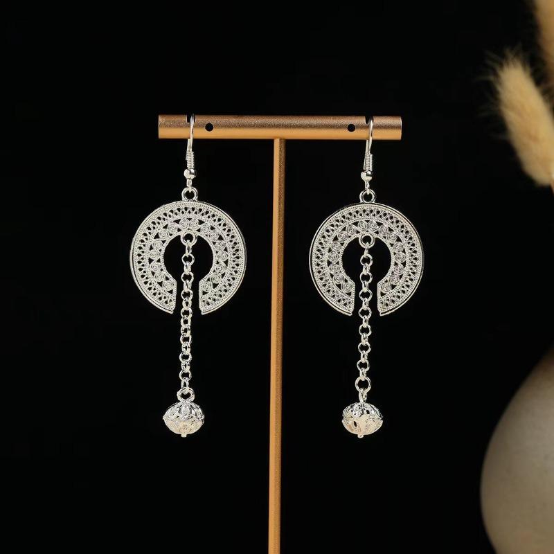 New Miao Long Tassel Minority Earrings, Light Luxury Miao Silver Exaggerated Fashion Temperament Earrings