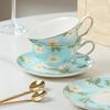 Elegancki zestaw filiżanki i spodka do kawy z niebiesko-białej porcelany z motywem górskiego kwiatu - Romantyczna kostna porcelana do domu lub biura