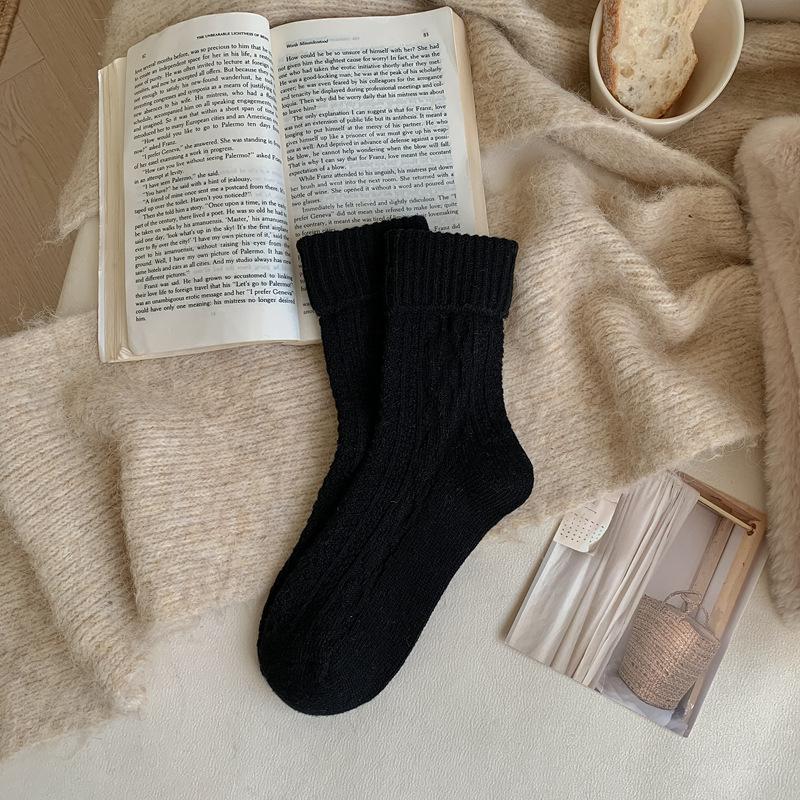

Autumn And Winter Wool Socks Women S Rhombus Solid Color Medium Tube Stacking Socks Japanese Thermal Women S Socks Korean Stockings One size чорний