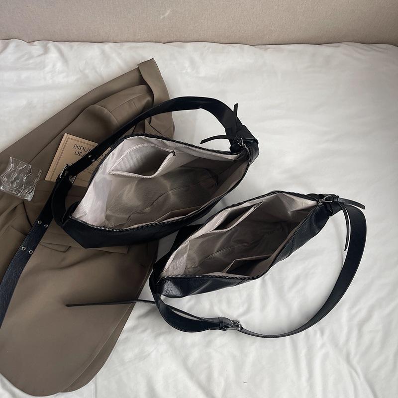 This Year's Popular Simple Dumpling Bag Women's 2025 New Korean Version Casual Messenger Bag Large Capacity Trendy Fashion Shoulder Bag