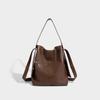 Large-capacity tote bag for women, Korean style, fashionable for work and commuting, shoulder bag, 2025 summer niche high-end underarm bag