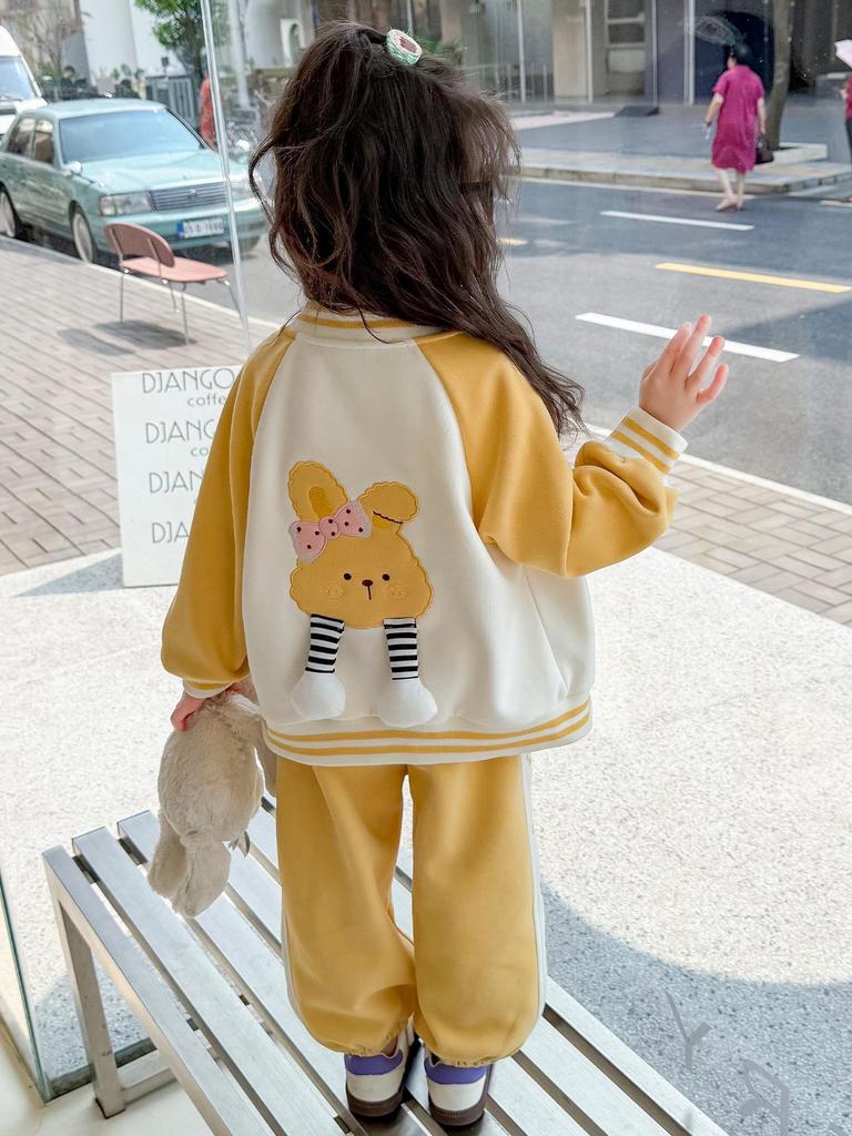 Trendy 2025 Girls' Baseball Suit Set - Spring/Autumn Fashionable Two-Piece Outfit for Kids
