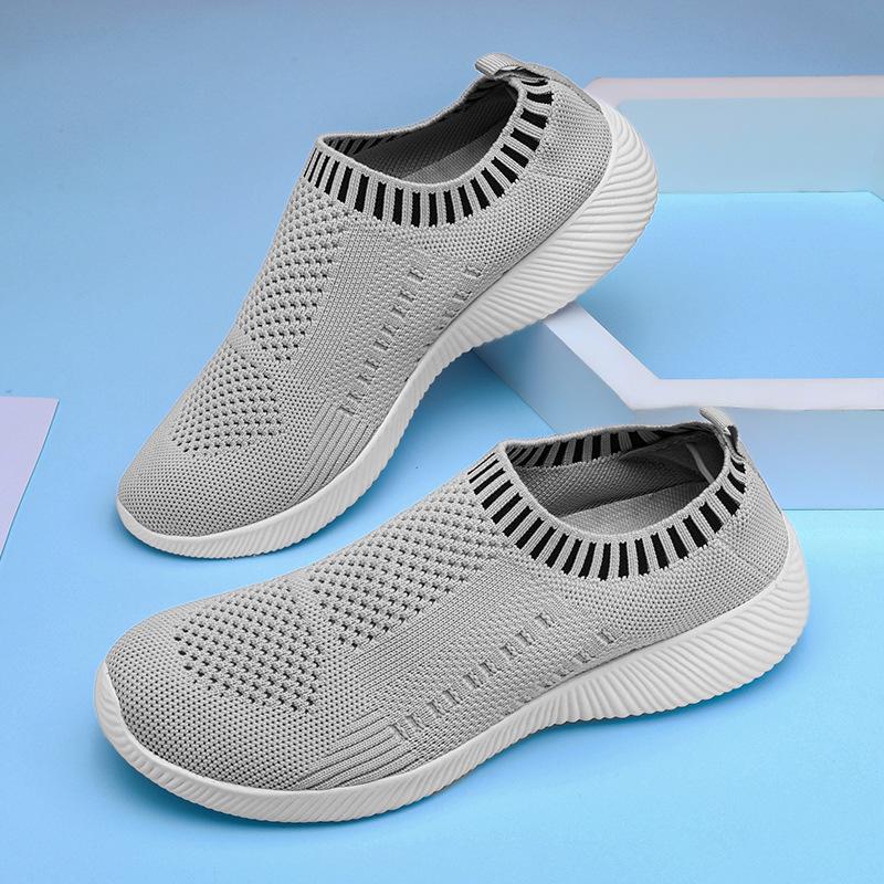 Comfortable Slip-On Soft Sole Women's Shoes - Large Size, Ultra-Light Flying Weave Design for Middle-Aged and Elderly, Spring/Summer 2025